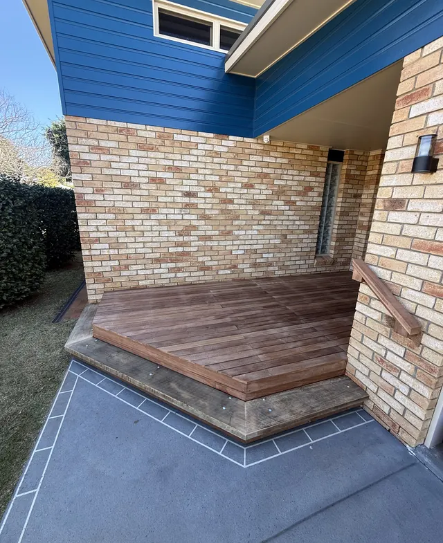 Hardwood entry landing